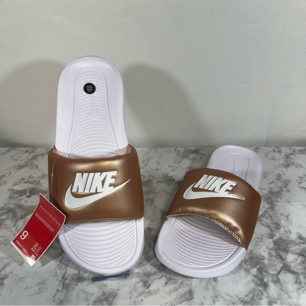 Nike NEW Women's Victori One Comfort Sandal Slides Size 9 SKU#24509